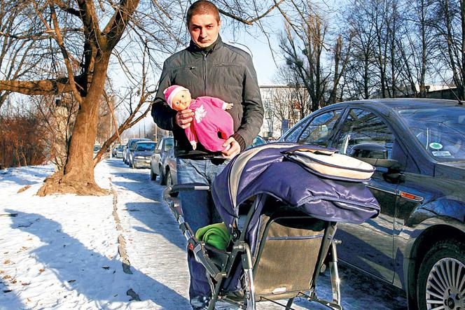 Prowokacja Super Expressu: Zostawiliśmy dziecięcy wózek na mrozie