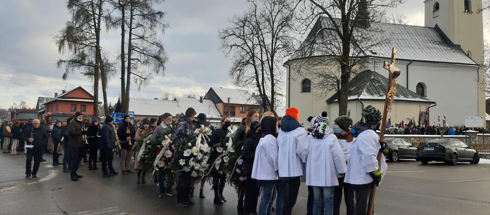 Pogrzeb nastolatków z Nowej Białej. Zginęli tragicznie w Sylwestra