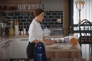 Emanet. Aynur chce otruć Nanę 