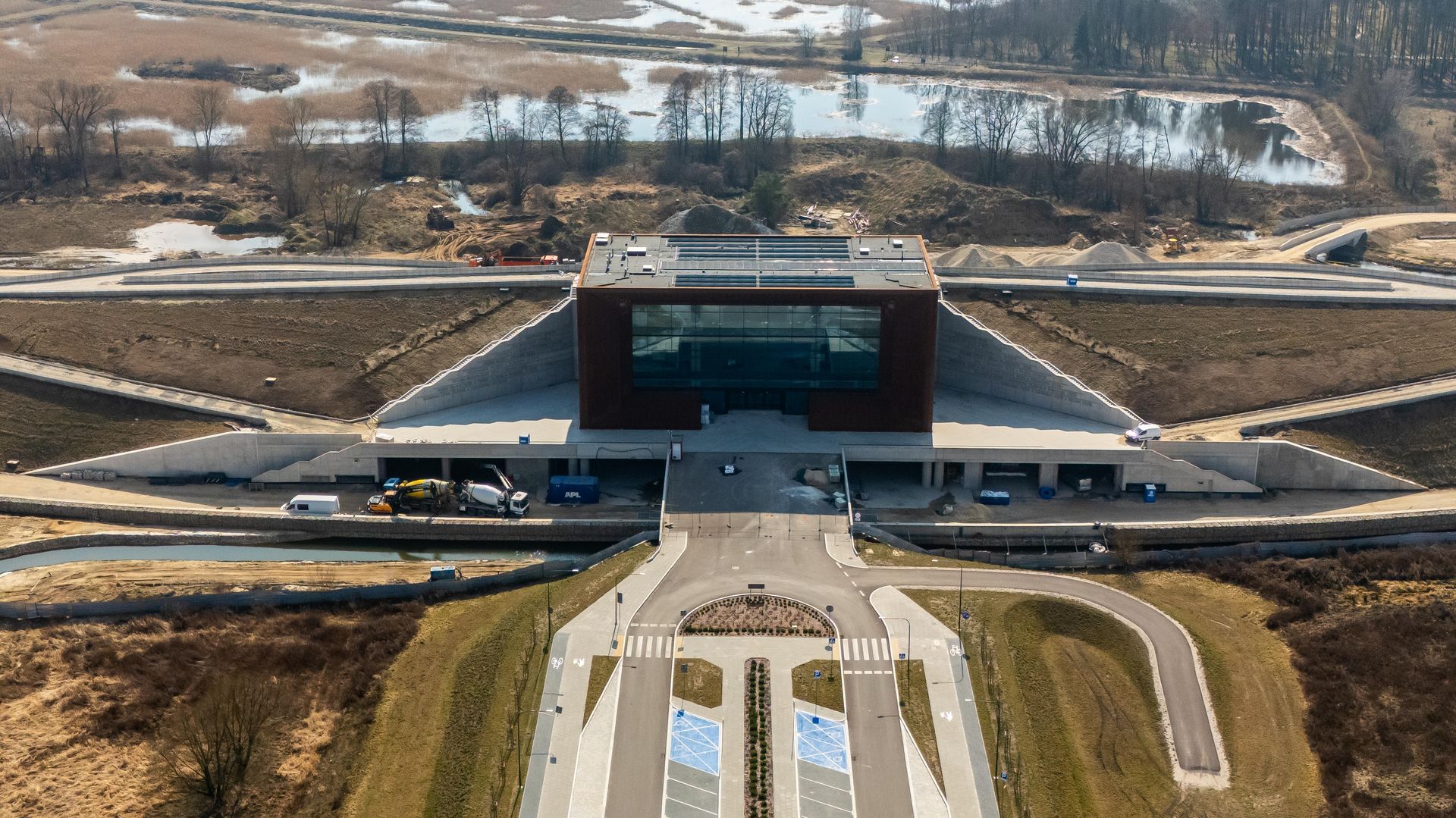 Ossów Muzeum Budowa