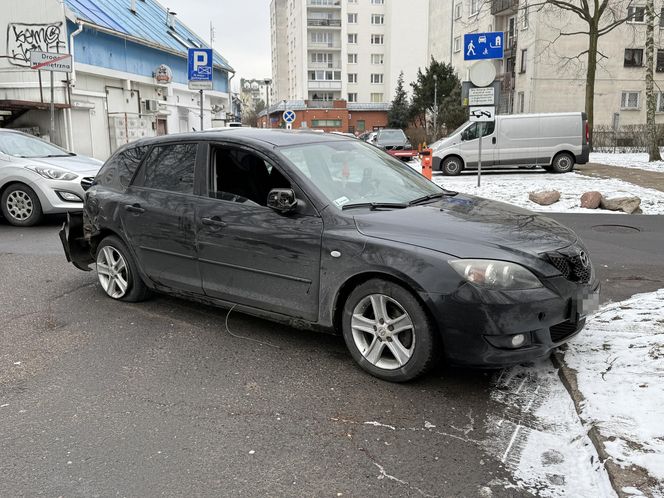  Podczas pościgu w Warszawie zderzyli się z nauką jazdy. Policjanci z Łodzi próbowali zatrzymać Gruzinów. „Czynności trwają”