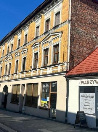 Śmigłowiec LPR lądował przy bazylice w Rybniku. Młody mężczyzna wypadł z okna