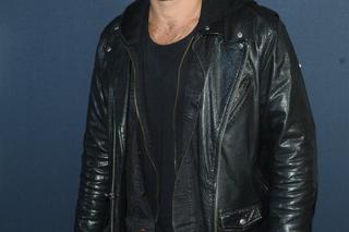 Tak Piotr Stramowski dokazuje bez żony. Humor mu dopisuje 