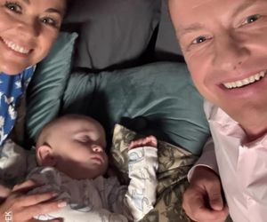 M jak miłość. Kinga (Katarzyna Cichopek), Piotrek (Marcin Mroczek), Antoś (Mark Myronenko) na planie