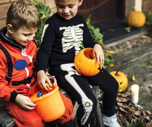 Pamiętaj o tym, gdy dziecko zbiera cukierki w Halloween. Mandat może cię zaskoczyć