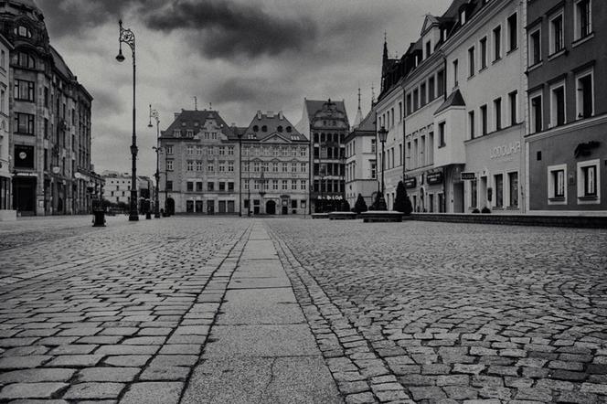 Wrocław w czasie epidemii - opustoszałe centrum miasta