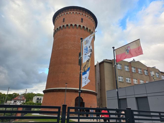 Trwa Noc Muzeów w Lesznie. Od wystawy o praniu i bieliźniarce, przez komiks po żużel