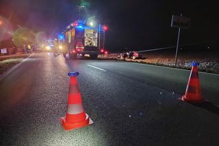 Sikorzyce. Uderzył w słup i wypadł z jezdni. Honda wylądowała w szczerym polu