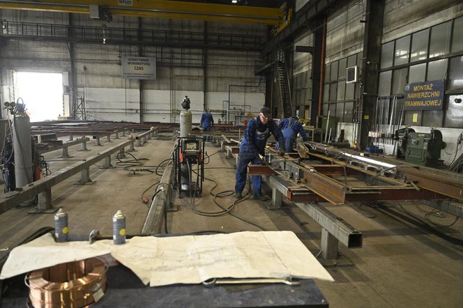 Kraków buduje Warszawie plac Zawiszy. Byliśmy w fabryce, gdzie powstanie 121 elementów wielkiej układanki