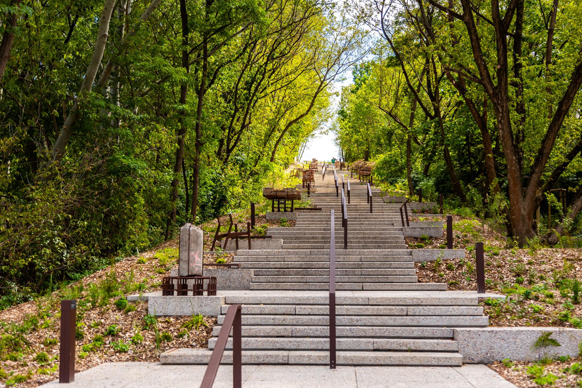 Park pod Kopcem Powstania Warszawskiego