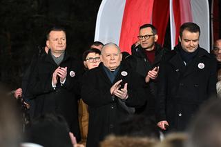 Demonstracja zwolenników PiS przeszła przez Warszawę