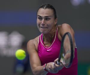 Aryna Sabalenka za burtą turnieju w Pekinie! Iga Świątek dogoni ją w rankingu WTA? [ANALIZA]