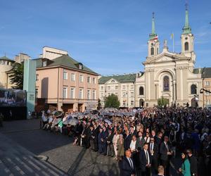 Uroczysta polowa msza święta i Apel Pamięci na pl. Krasińskich