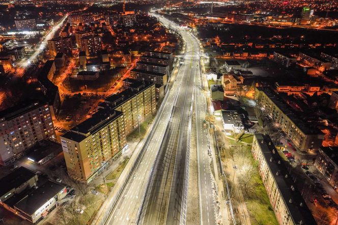 To najdłuższa ulica w Polsce. Ma ponad 15 km i znajduje się w województwie śląskim