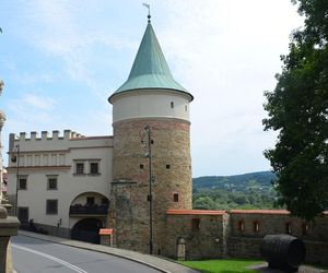 To jeden z najpiękniejszych domów w Małopolsce. Kiedyś był dworem obronnym, dziś zachwyca turystów