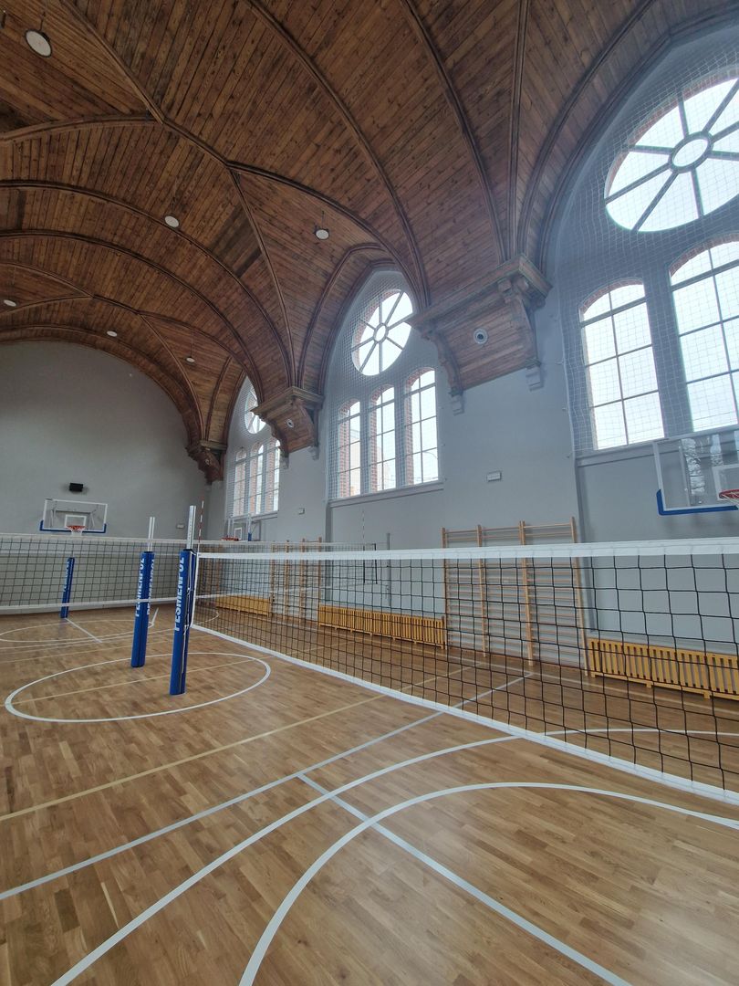 SP nr. 1 w Szczecinie - sala gimnastyczna po renowacji