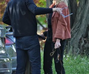 Andrzej Chyra smyra i całuje