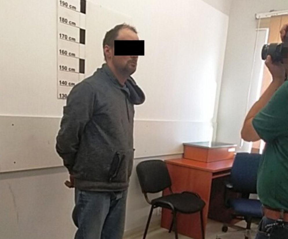 Piekło w zabytkowej kamienicy. Podpalił budynek i groził mieszkańcom. Podejrzany w rękach policji