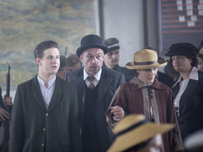 Bodo. Eugeniusz Bodo (Antoni Królikowski), Teodor Junod (Mariusz Bonaszewski), Jadwiga Junod (Agnieszka Wosińska)