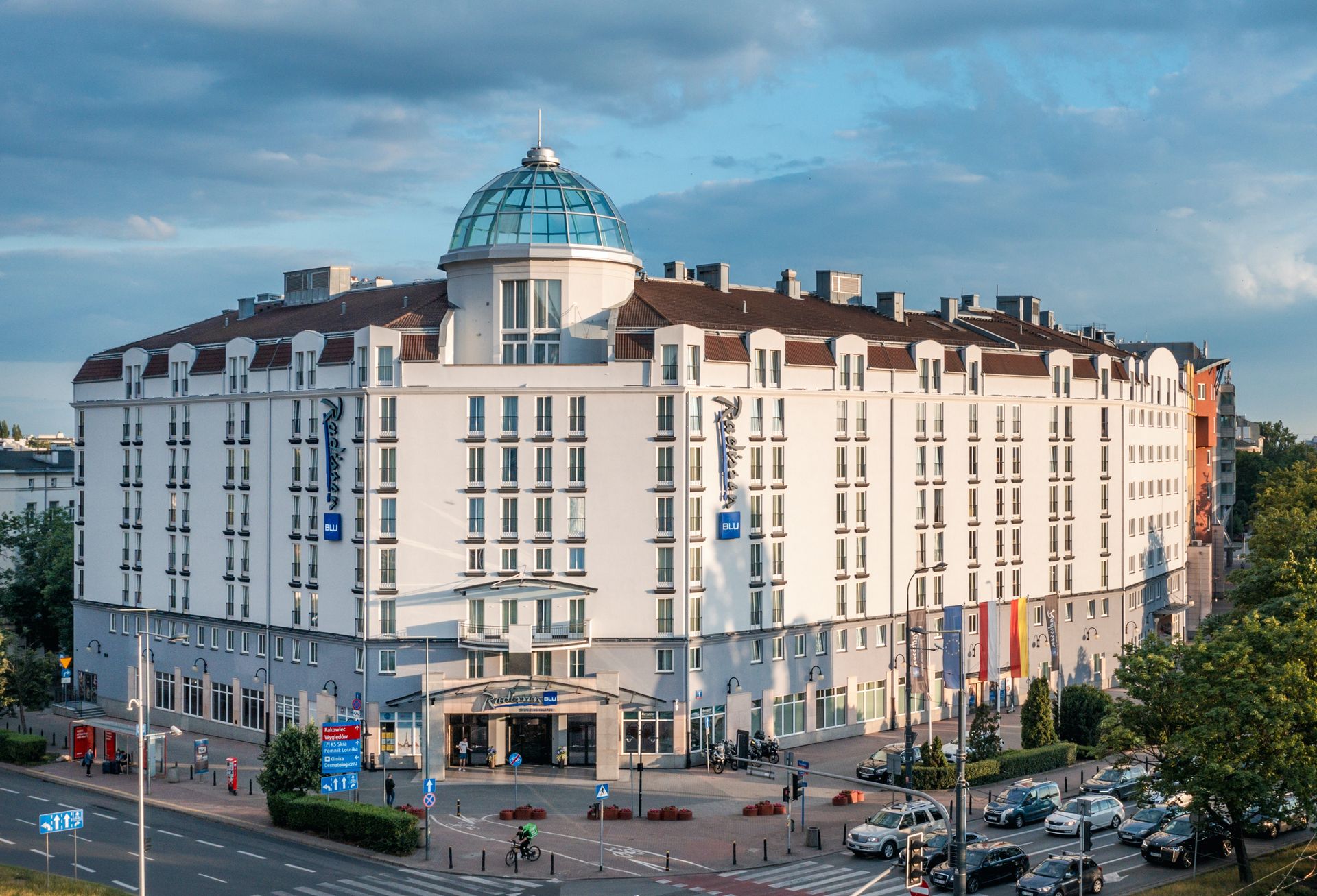 Biały Sobieski: zakończyła się modernizacja hotelu Radisson Blu Sobieski na placu Zawiszy
