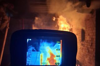 Nocny pożar na Sienkiewicza w Lesznie. Możliwe, że to było podpalenie [ZDJĘCIA]