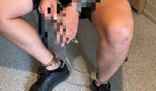 Uśmiechnięty lider gangu w rękach policji. 36-latek wpadł po latach