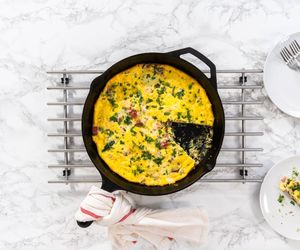 Serek wiejski mieszam z tymi składnikami. Ten włoski omlet smakuje każdemu 