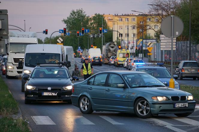 Potrącenie na pasach w Bydgoszczy! Dwie osoby poważnie ranne [ZDJĘCIA]