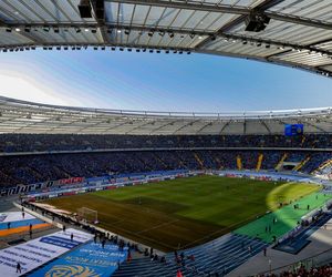 Ruch - Wisła: Zaorana murawa na Stadionie Śląskim