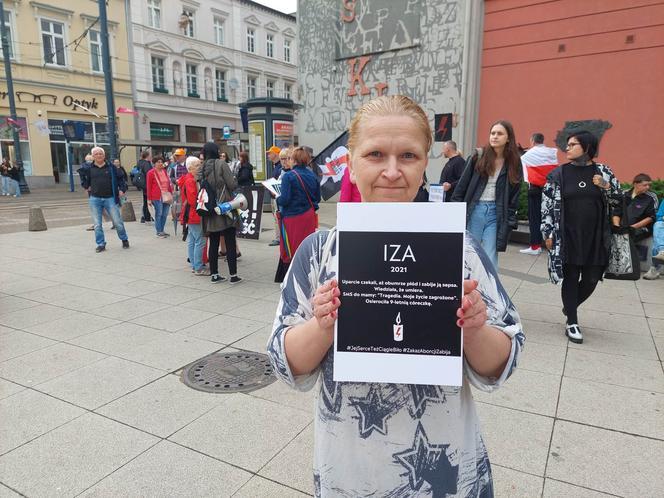 Protesty "Ani Jednej Więcej!" w całej Polsce. Kobiety wyszły na ulice po śmierci Doroty
