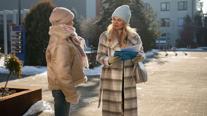 	Na dobre i na złe odc. 955. Dominika (Paulina Gałązka),  Agata Woźnicka (Emilia Komarnicka)