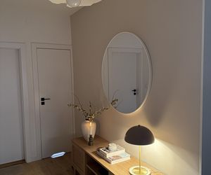 Metamorfoza przedpokoju w domu z lat 90.