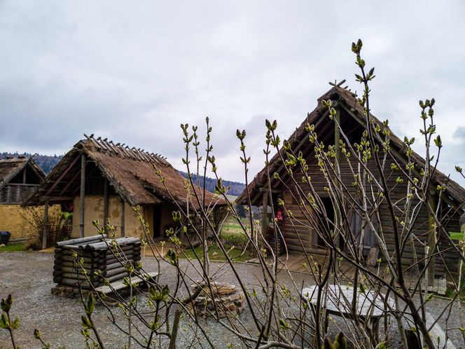 Huta Szklana. Osada Średniowieczna