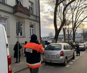 Kolejna katastrofa budowlana w Lublinie? Mieszkańcy kamienicy przy ul. Farbiarskiej w nocy zaczęli ratować swój dobytek