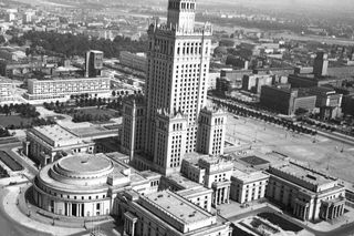 QUIZ PRL. Pałac Kultury i Nauki w Warszawie. Zmierz się z historią dziarskiego 70-latka? 