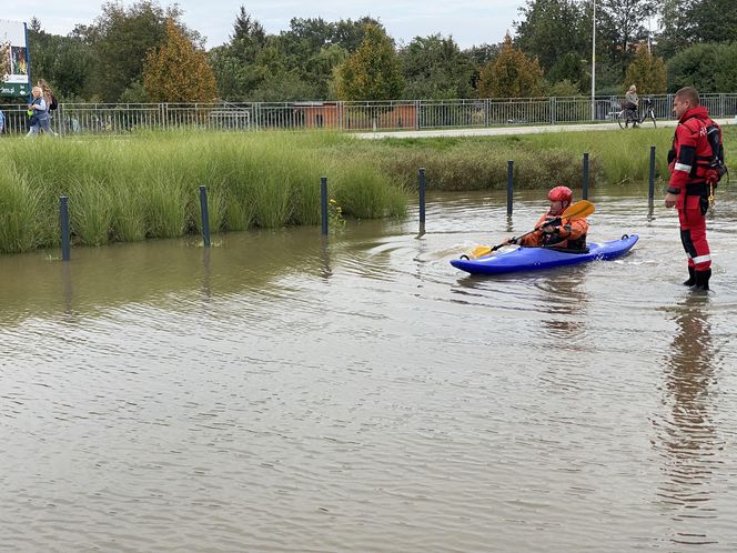 Wrocław - woda przy osiedlu na Stabłowicach 