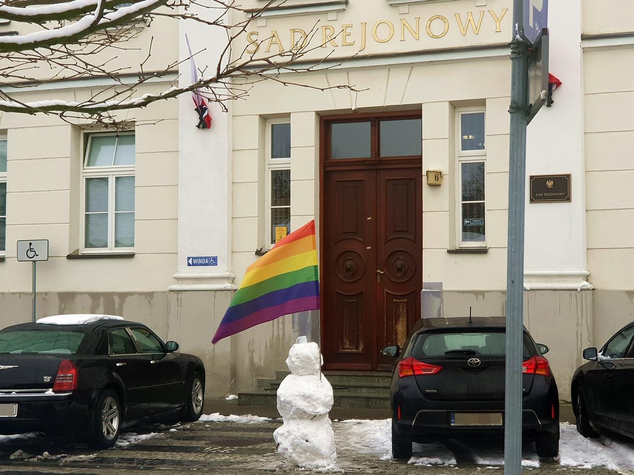 Matka Boska Tęczowa powraca! W płockim sądzie odbyła się pierwsza rozprawa