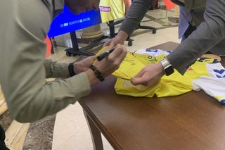 Wojewoda lubelski wręczył medal Rafałowi Królowi. Legendę Motoru Lublin dalej zobaczymy na boiskach regionu 