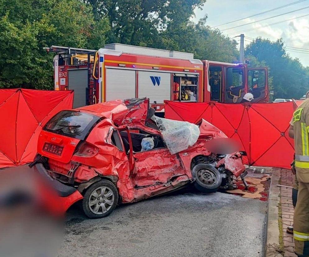 Do tragicznego wypadku doszło przy ulicy Czyżowickiej w Wodzisławiu Śląskim. Nie żyje jedna osoba.