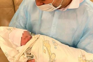 Posłowie w roli rodziców. Rafał Bochenek