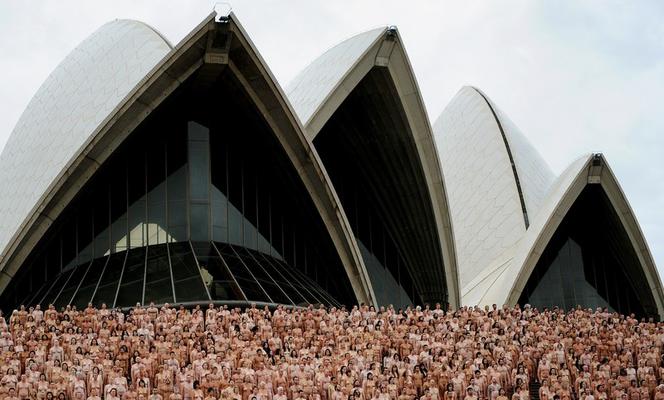 Golasy pozują przed operą w Sydney 