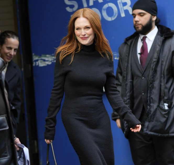 Paryski look Julianne Moore zachwycił wszystkich. To stylizacja idealna na zimowe imprezy! 