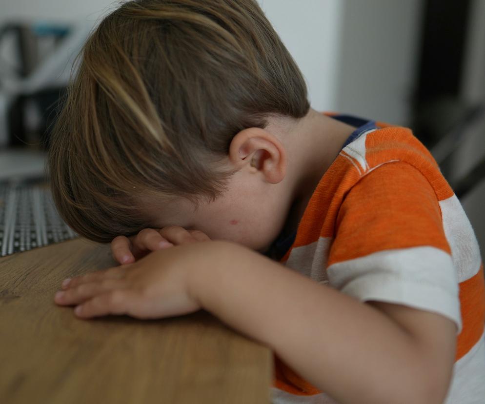 5-letni chłopiec ma rzadką wadę. Śmiech powoduje u niego ból