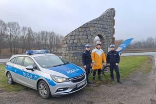 Policjant przemierza Polskę rowerem miejskim. Przejazdem był w województwie kujawsko-pomorskim [ZDJĘCIA] 