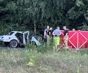 30-latek jechał gruzem BMW bez drzwi i okien. Zginął na miejscu
