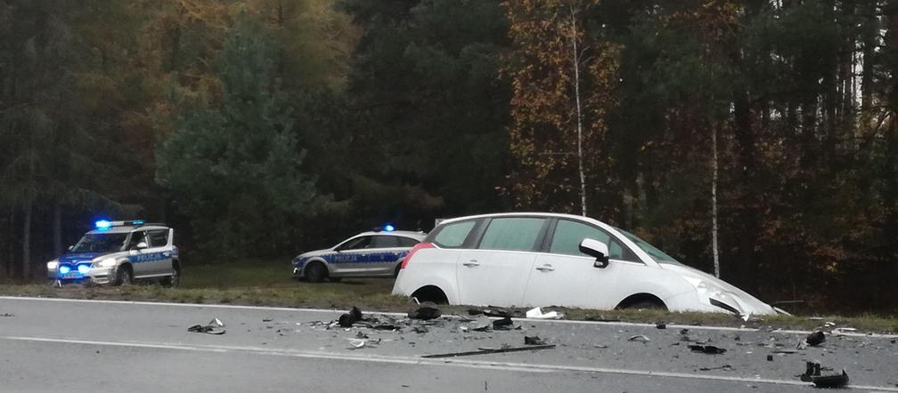 Ploski. Wypadek na DK 19. Opel zderzył się z peugeotem. Jedna osoba ranna