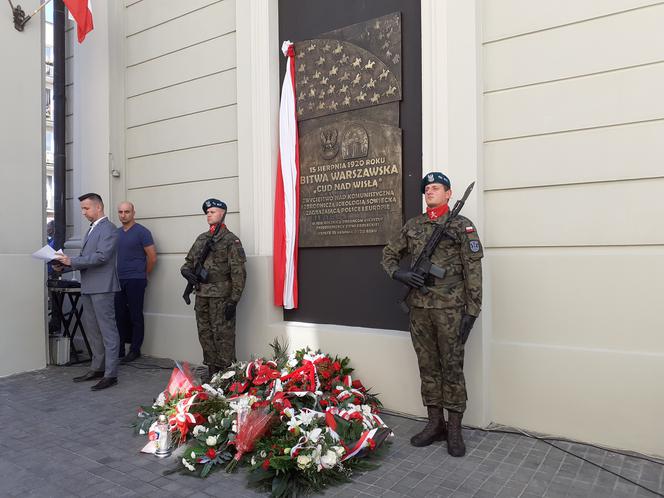 Odsłonięcie tablicy upamiętniającej 100-lecie Cudu nad Wisłą