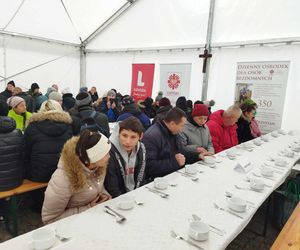 Ubodzy spotkali się na wspólnej modlitwie i posiłku