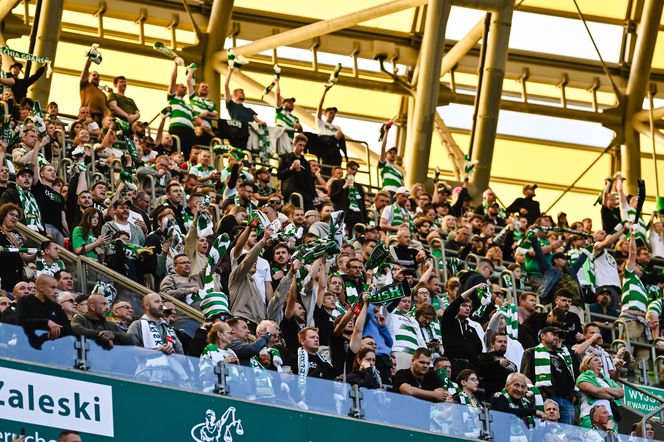 Derby Trójmiasta. Tak bawili się kibice na meczu Lechia Gdańsk - Arka Gdynia [ZDJĘCIA]