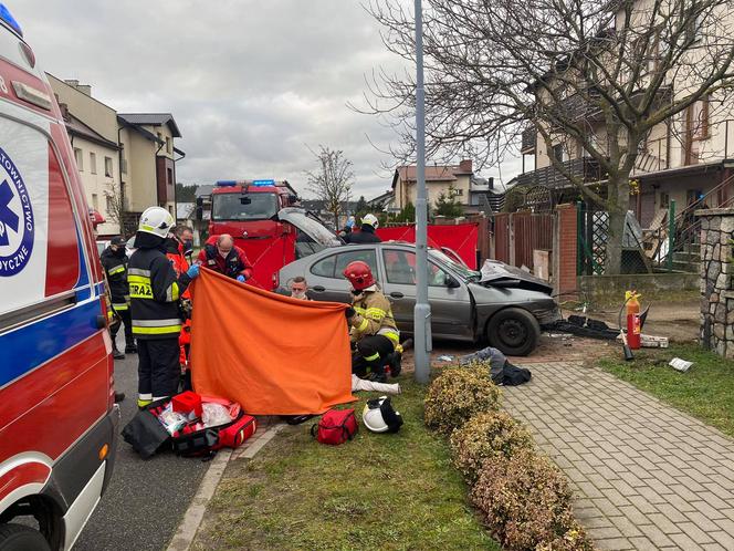 Tragiczny wypadek w Wejherowie. Zginęli pasażerowie osobowego Renault